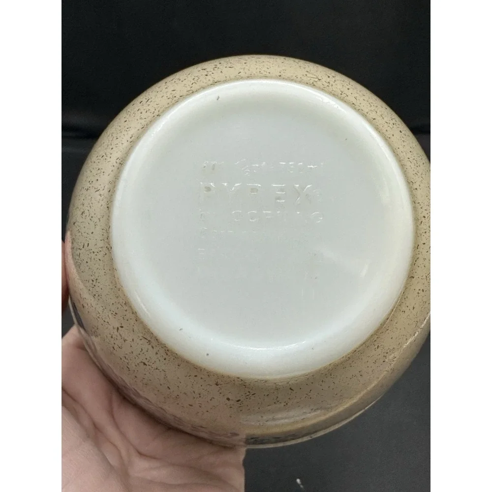 PYREX Small Mixing Bowl Homestead Pattern 401, 1.5pt-750ml - Picture 3 of 4